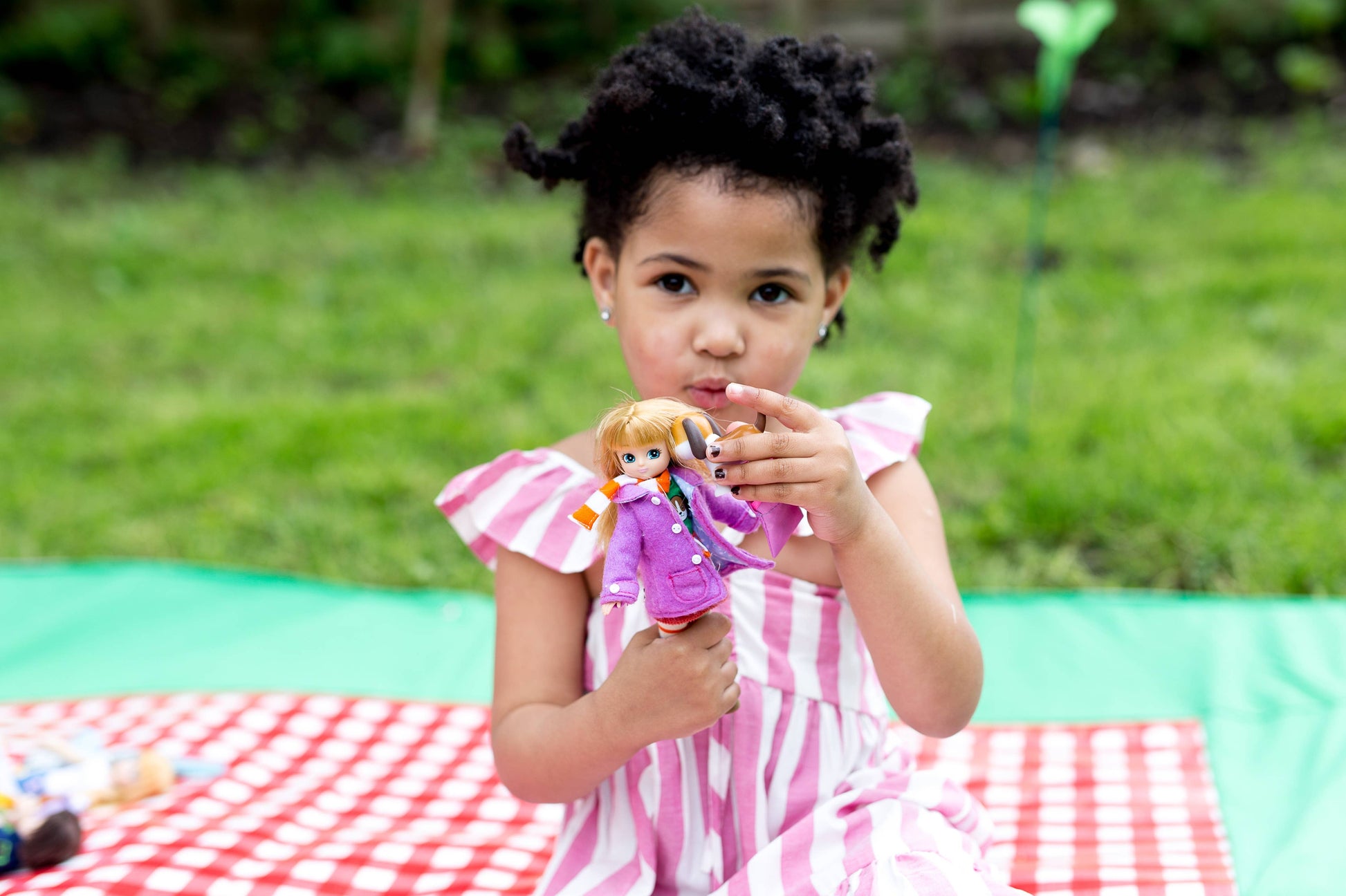 Lottie Dolls Autumn Leaves doll close-up
