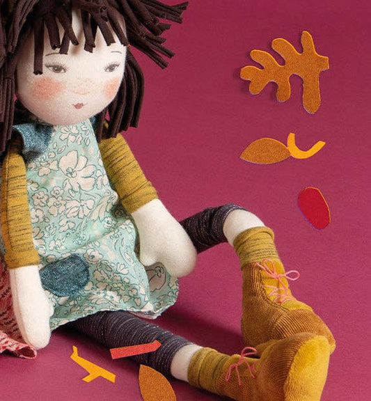 Iris Rosalies doll back view by Moulin Roty