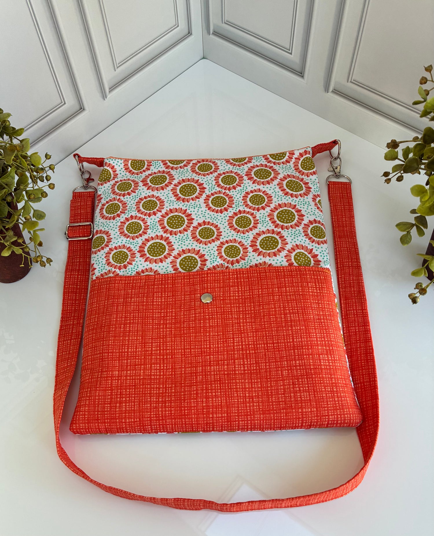 Handmade sunflower crossbody bag side view