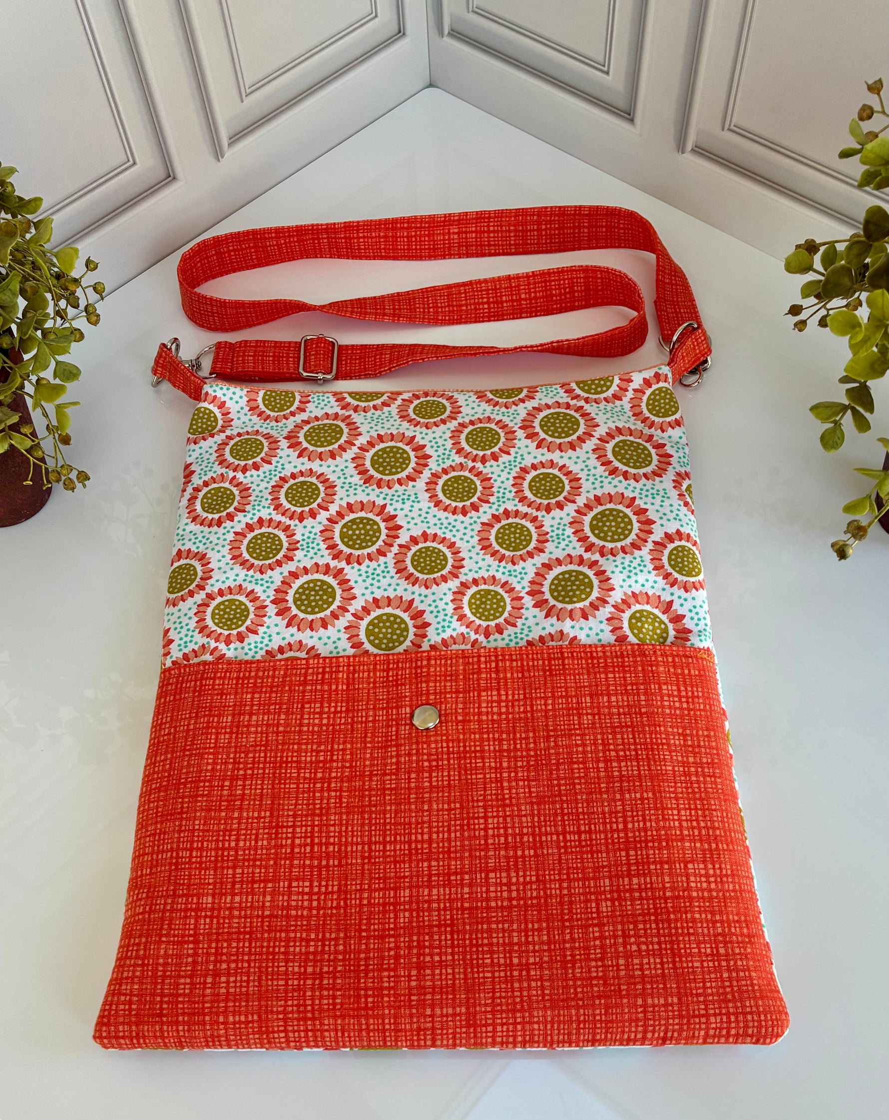Handmade sunflower crossbody bag back view