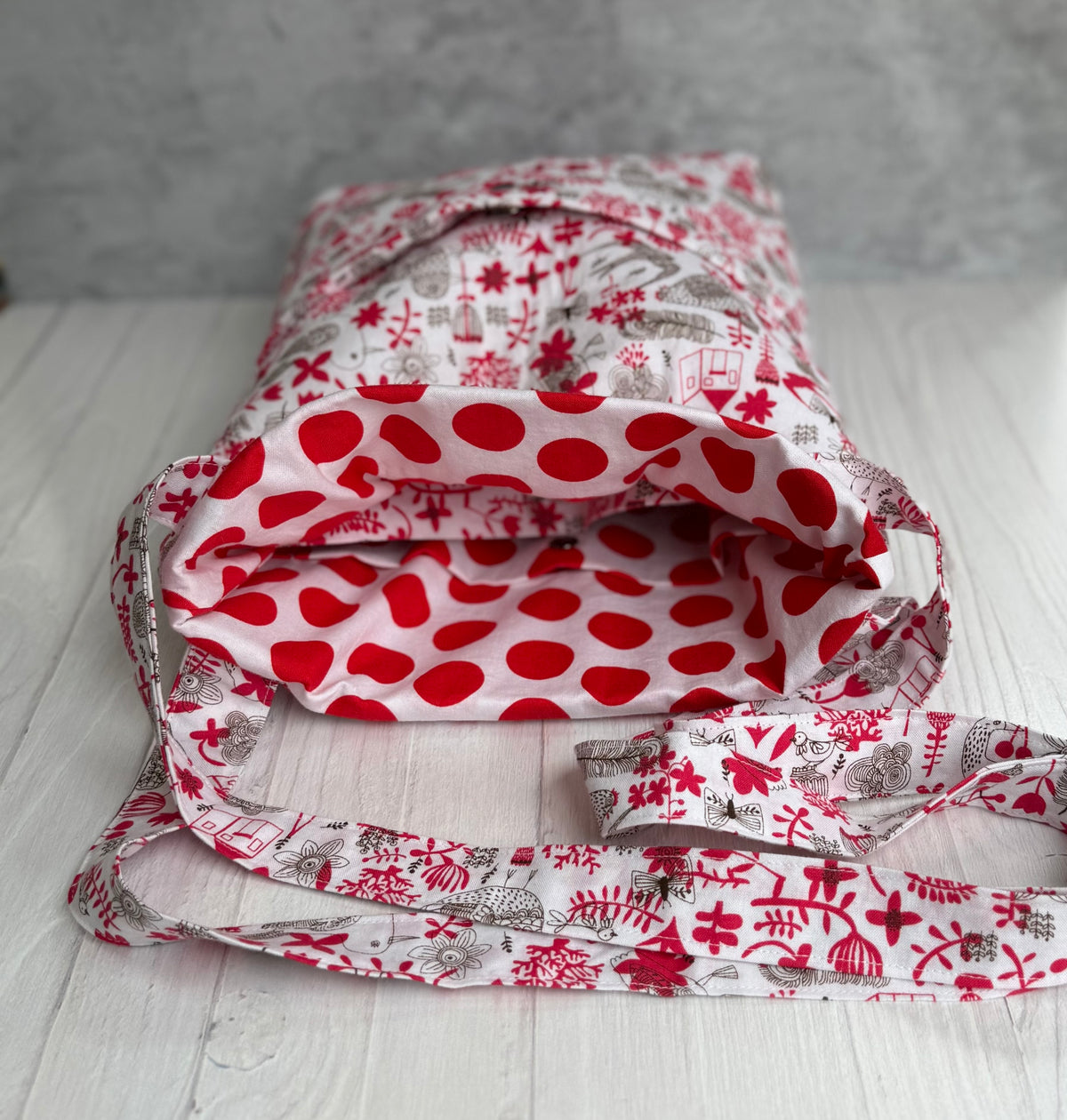 Handmade red white shoulder bag interior