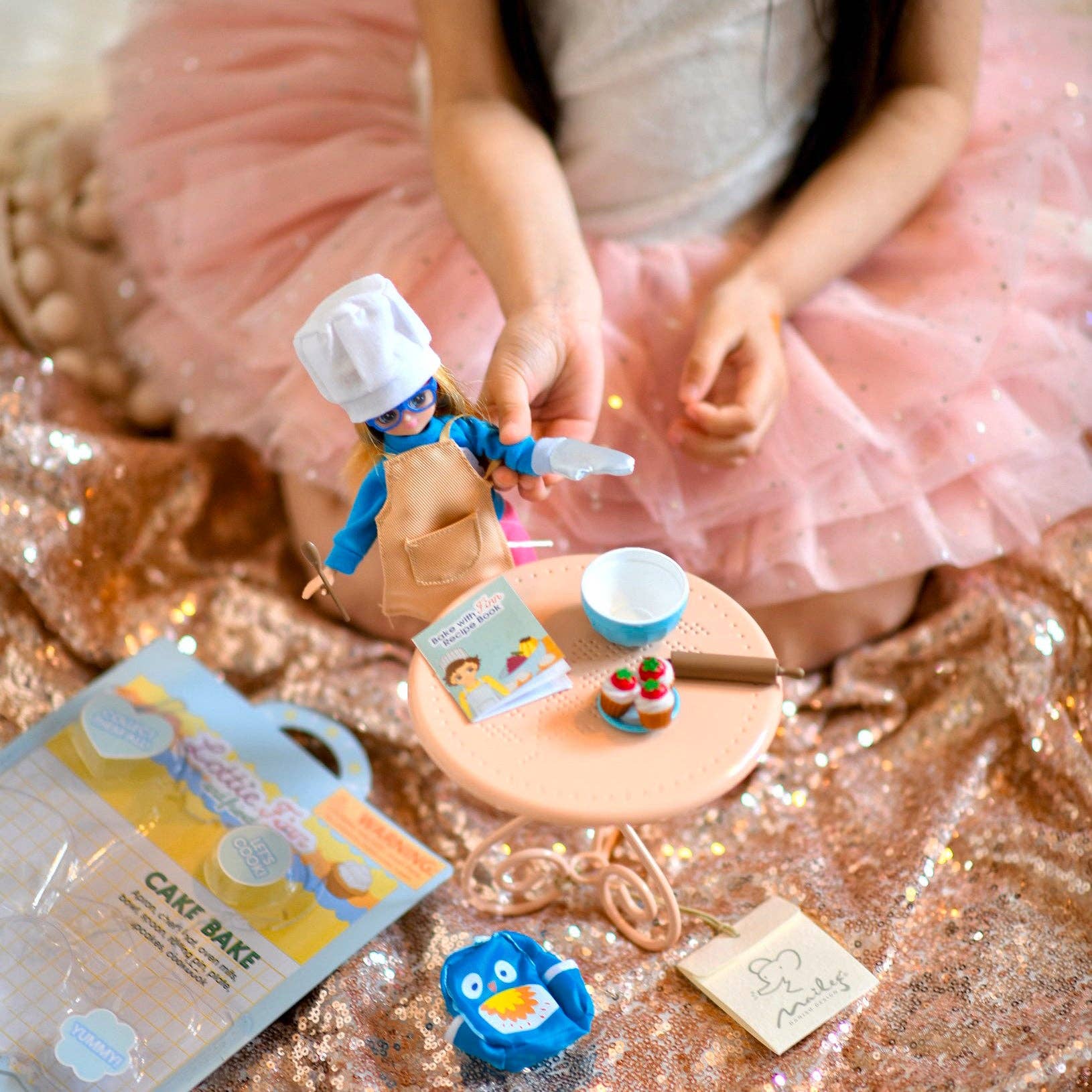 Lottie Dolls Cake Bake accessories detail